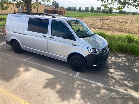 Volkswagen Transporter camperizzato con sedili girevoli