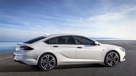 Opel Insignia Grand Sport profilo laterale