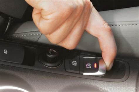 Illustrazione del freno a mano elettronico sulla BMW X1