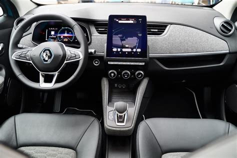 Interni Renault Zoe con display digitale