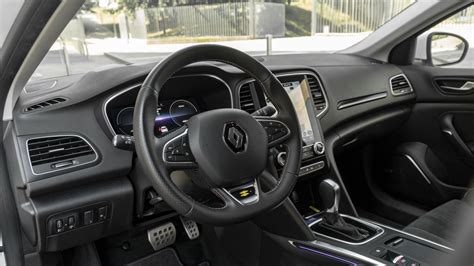 Interni della Renault Mégane Sporter con display centrale