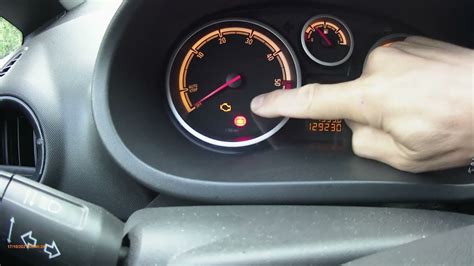 Opel Corsa con spia accesa
