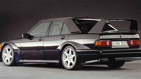 Mercedes-Benz 190 E 2.5-16 Evolution II in azione su pista