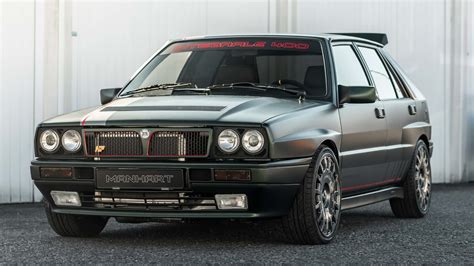 Lancia Delta Integrale su pista bagnata