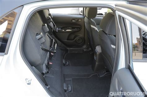 Interni spaziosi della Honda Jazz con sedili magici