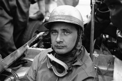 Hans Herrmann al volante di una Porsche storica