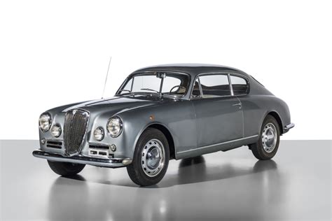 Schizzo tecnico dettagliato della Lancia Aurelia B20