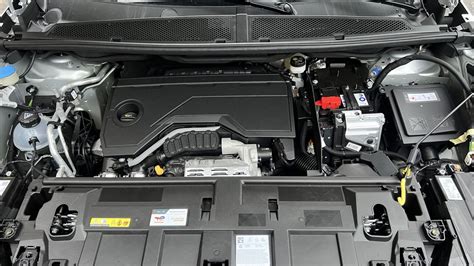 Sezione interna motore Opel Grandland Hybrid4