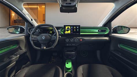 Renault Twingo in ambiente urbano con raggio di sterzata ridotto
