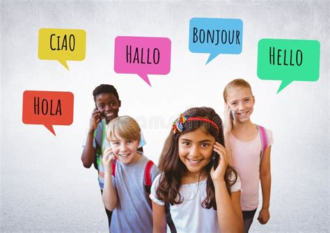 Bambini che imparano parole gentili in diverse lingue