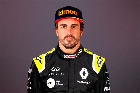 Fernando Alonso in pista con la sua Renault