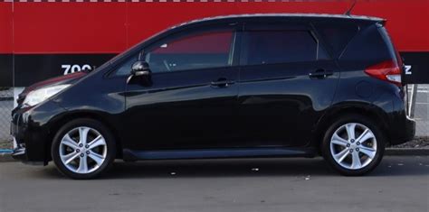 Subaru Trezia vista posteriore