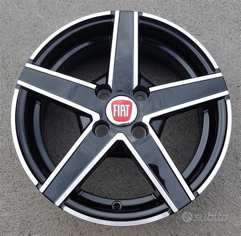 Cerchi in lega da 14 pollici con design sportivo per Fiat Punto
