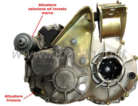 Dettaglio di un attuatore frizione anodizzato
