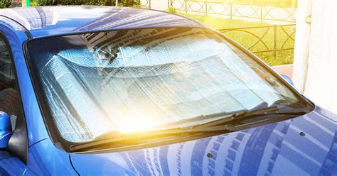 Cruscotto auto danneggiato dal sole