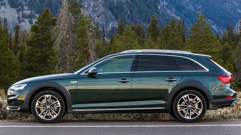 Audi A4 Allroad bagagliaio con tendalino