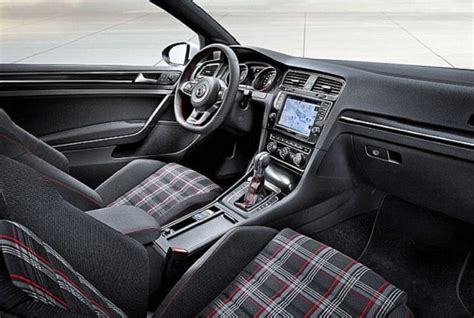 Interni in tessuto scozzese della Golf GTI