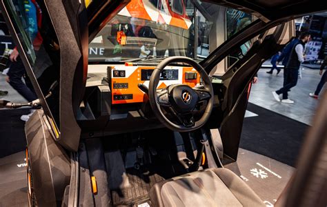 Interni Mobilize Duo con smartphone integrato