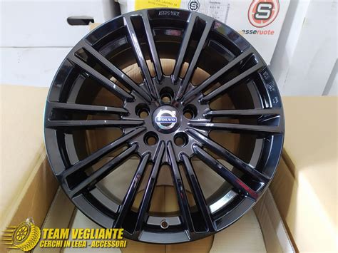 Cerchi Volvo da 18 pollici su XC70