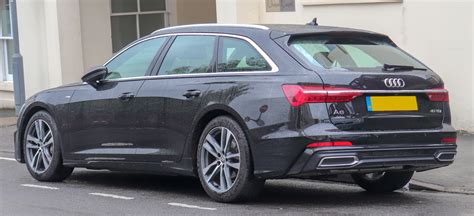 Audi A6 Avant C8 in strada