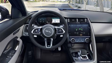 Interni Jaguar E-Pace