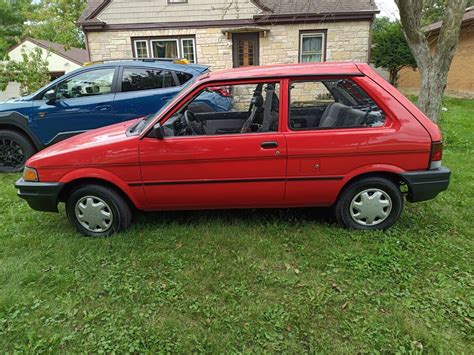 Subaru Justy Bi-Fuel in primo piano