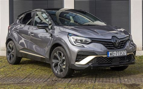 Renault Captur E-TECH Hybrid 145 in primo piano