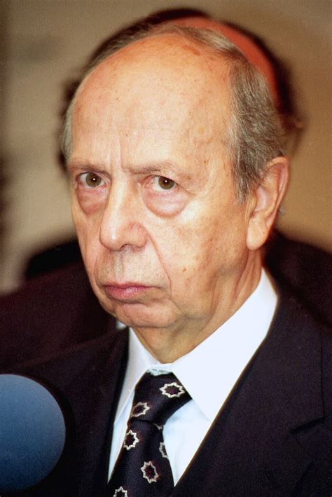 Lamberto Dini durante un'intervista