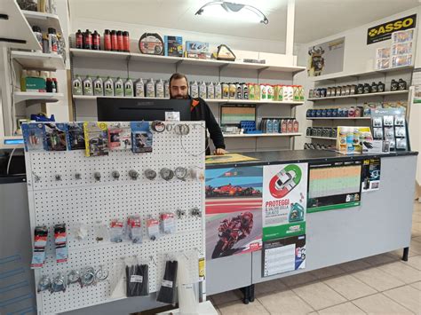 Centro assistenza e ricambi auto