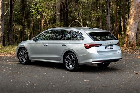 Skoda Octavia Wagon esterni posteriori