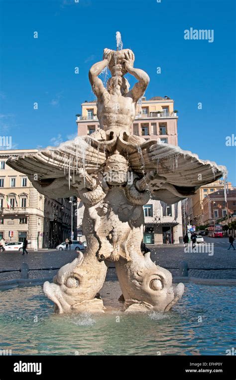 Dettaglio di un tritone in una fontana