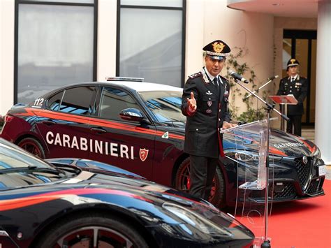 Modelli di veicoli dei Carabinieri con livrea istituzionale