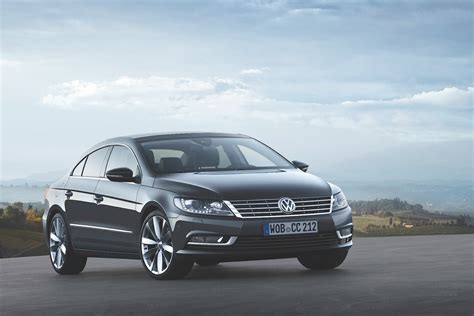 Volkswagen CC in strada