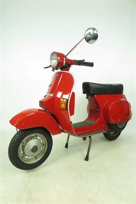 Vespa PK 125 S rossa in condizioni pari al nuovo