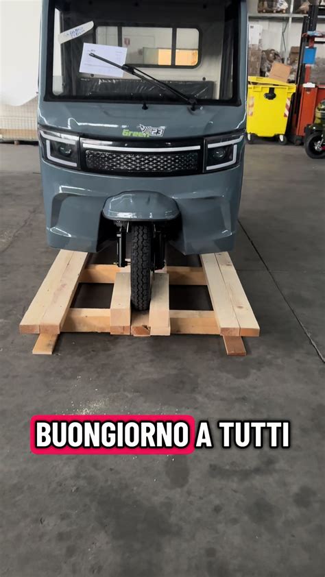 Triciclo elettrico cabinato e-Carro Cabin