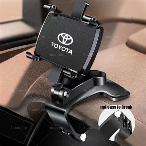 Toyota Auris dashboard with phone mount