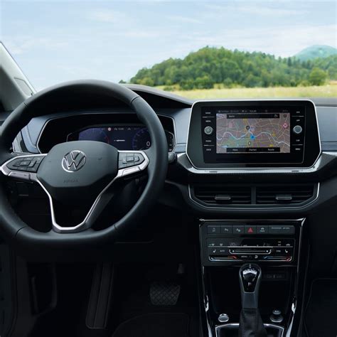 Tabelle comparative delle funzionalità e costi di VW Connect e VW Connect Plus