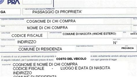 Infografica: Passaggi chiave per il trasferimento di proprietà di un veicolo