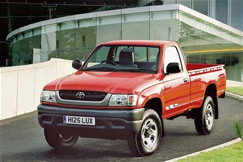 Toyota Hilux Pick Up anni '90 in azione