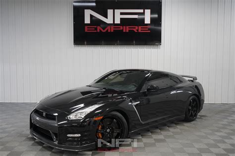 Interni Nissan GT-R Black Edition