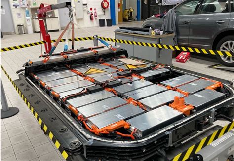 Produzione di componenti in plastica per auto