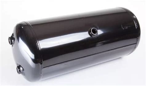 Dettaglio serbatoio aria compressa su Iveco Daily