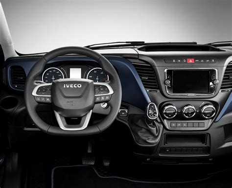 Interni Iveco Daily modificato con sedili Multipla