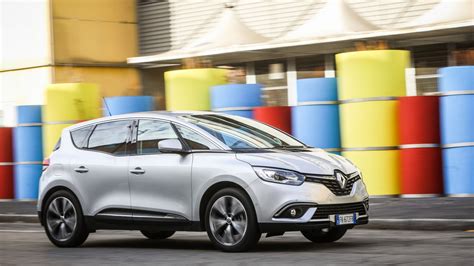 Renault Scénic 1.5 dCi 110 CV Bose su strada