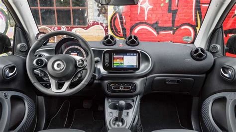 Interni della Smart ForTwo (2013) con enfasi sullo spazio per due