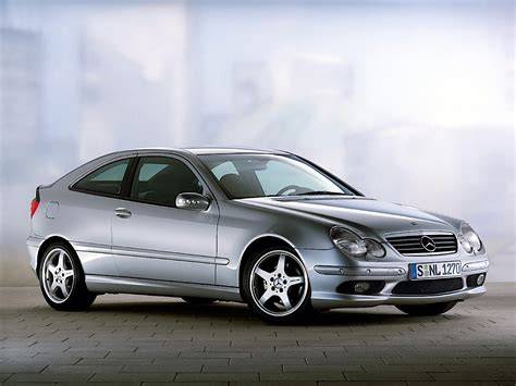 Mercedes-Benz C Sportcoupe CL203 in strada
