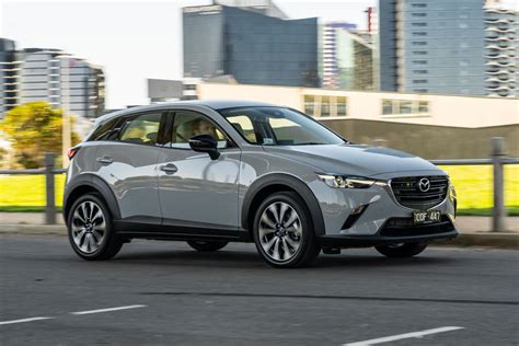 Mazda CX-3 in curva