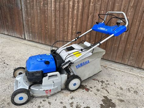 Tosaerba Yamaha in azione