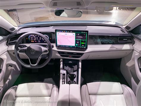 Interni Volkswagen Passat 2024