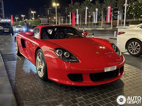 Porsche Carrera GT Zanzibar Red Metallic abbandonata